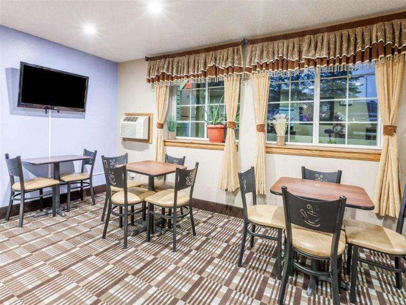 Super 8 By Wyndham Johnstown/Gloversville מראה חיצוני תמונה
