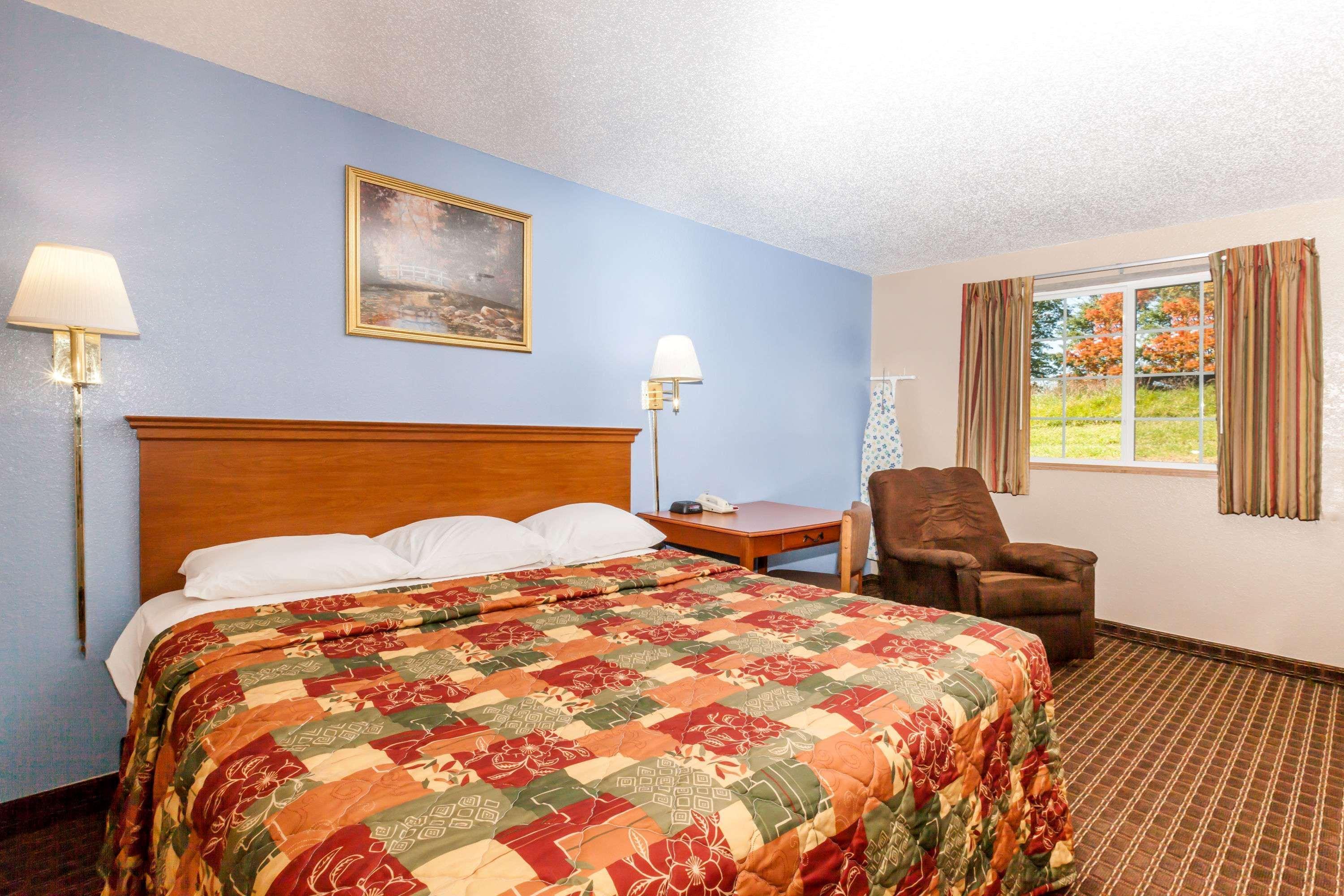 Super 8 By Wyndham Johnstown/Gloversville מראה חיצוני תמונה
