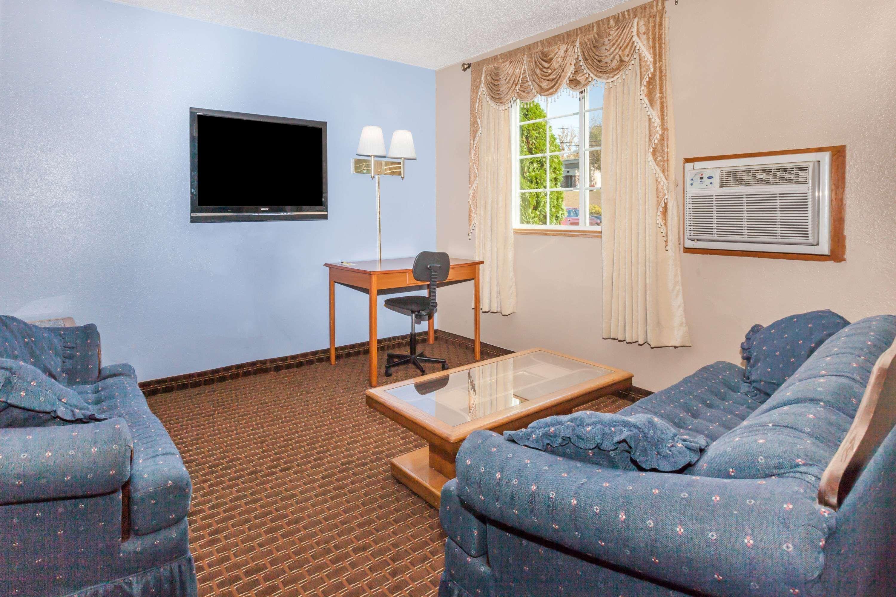 Super 8 By Wyndham Johnstown/Gloversville מראה חיצוני תמונה