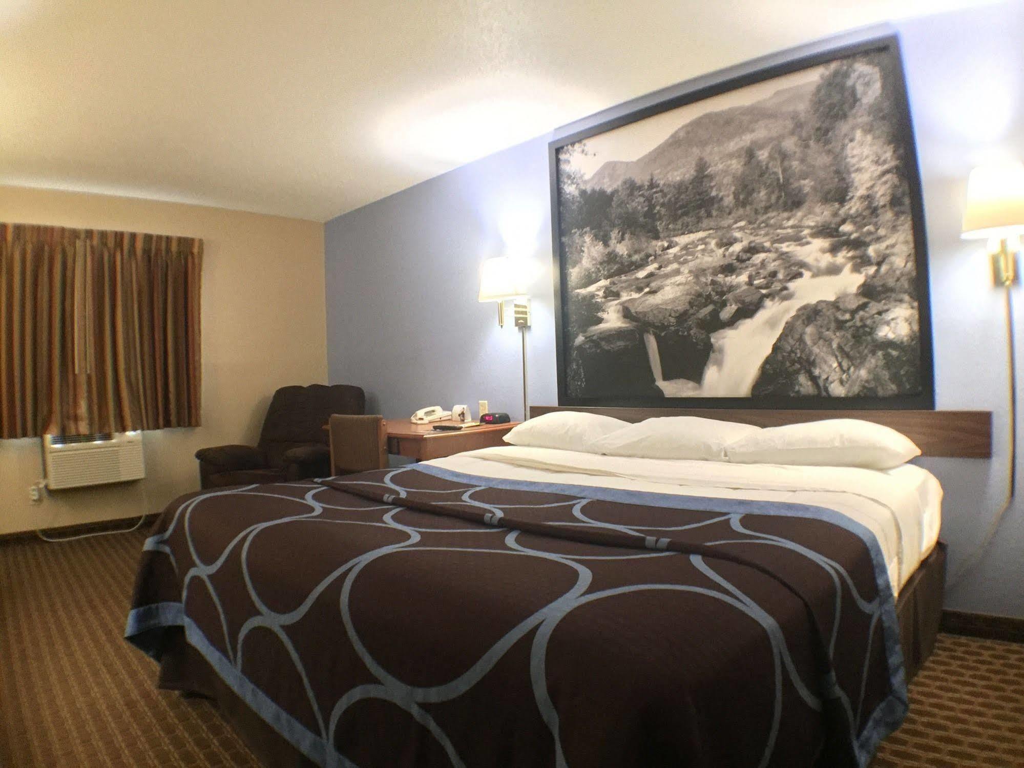 Super 8 By Wyndham Johnstown/Gloversville מראה חיצוני תמונה