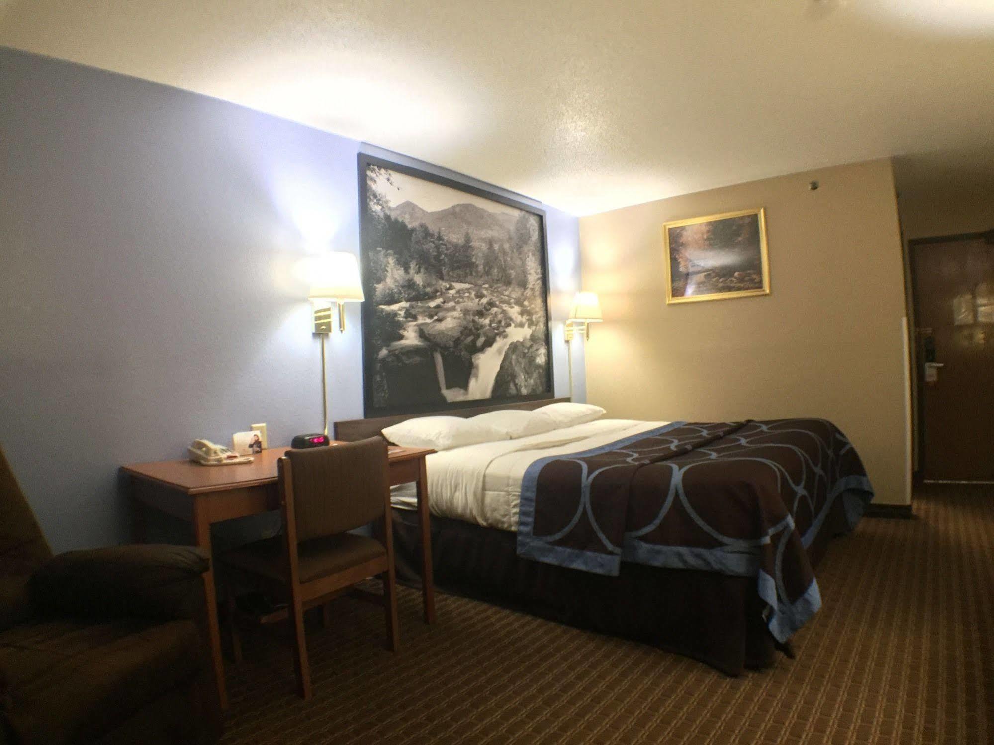Super 8 By Wyndham Johnstown/Gloversville מראה חיצוני תמונה